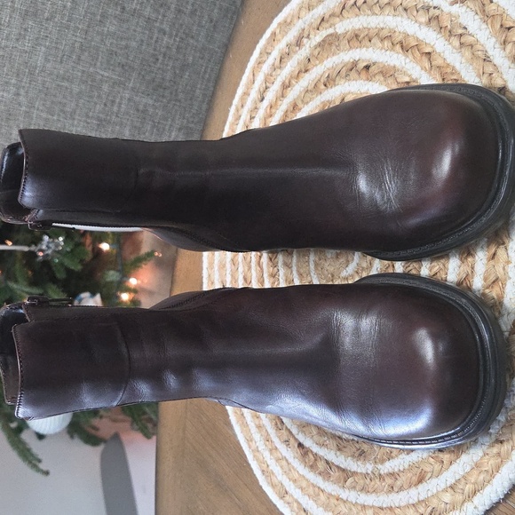 Covington Daley Dark Brown Leather Chunky Heel Boots, Size 8.5M - Picture 2 of 8